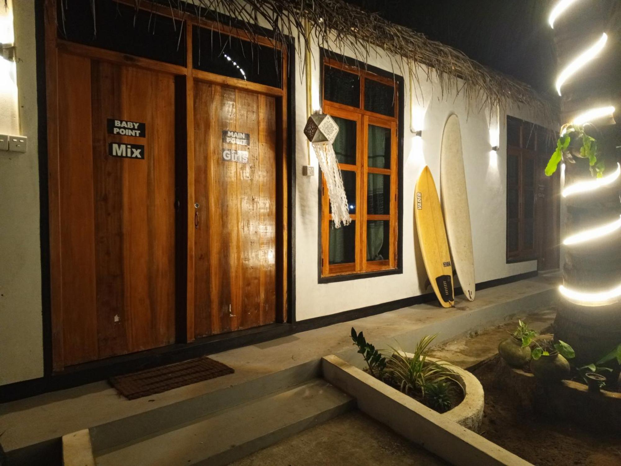 Surfing Lion Hostel Аругам Бей Екстериор снимка