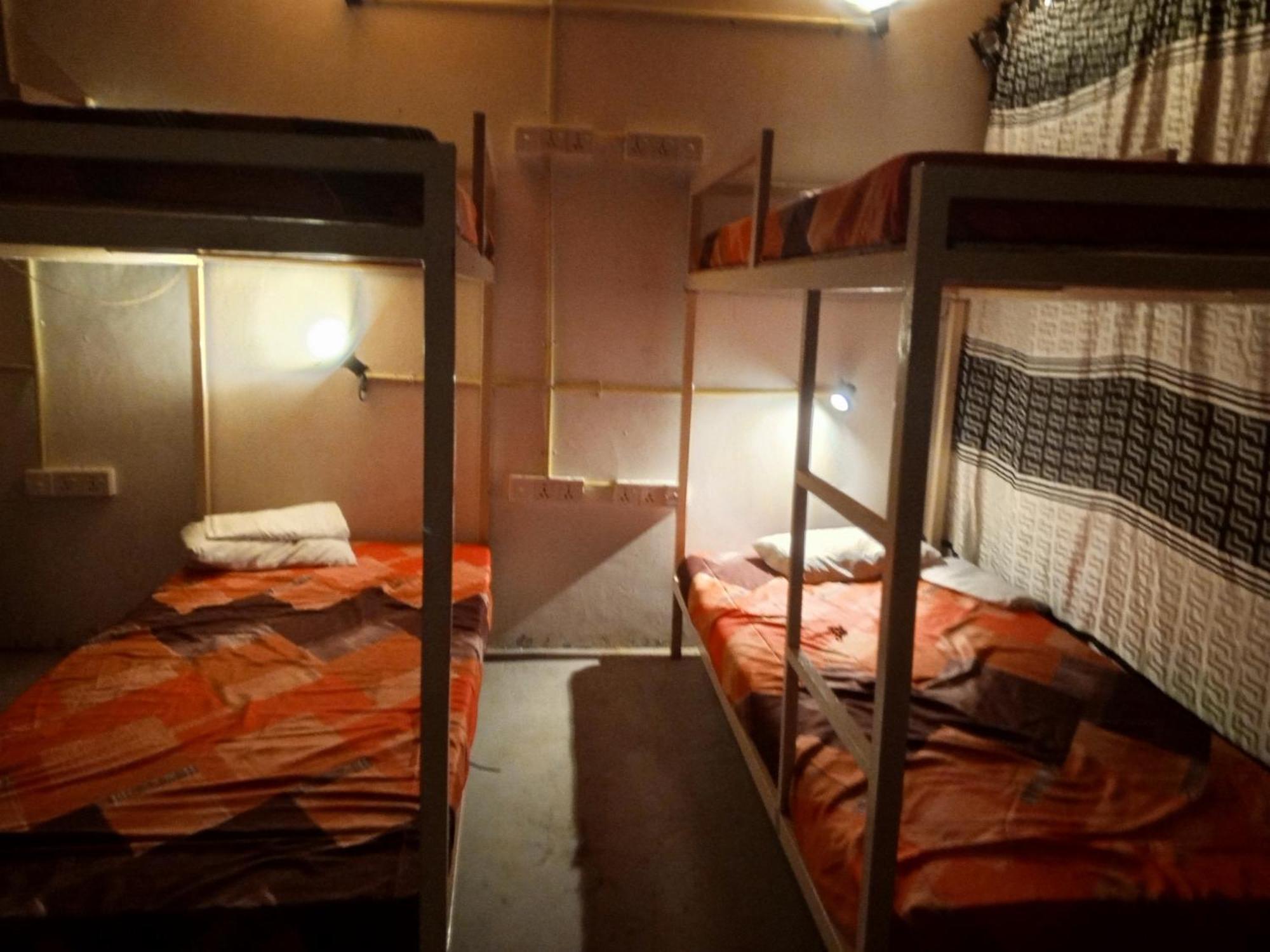 Surfing Lion Hostel Аругам Бей Екстериор снимка