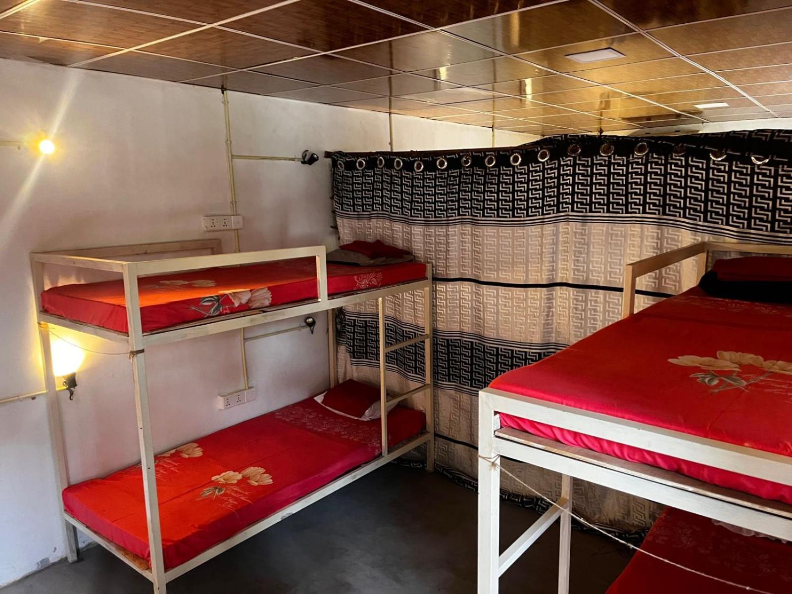 Surfing Lion Hostel Аругам Бей Екстериор снимка