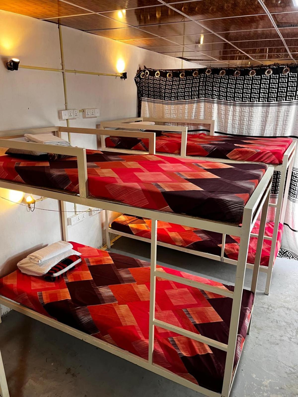 Surfing Lion Hostel Аругам Бей Екстериор снимка