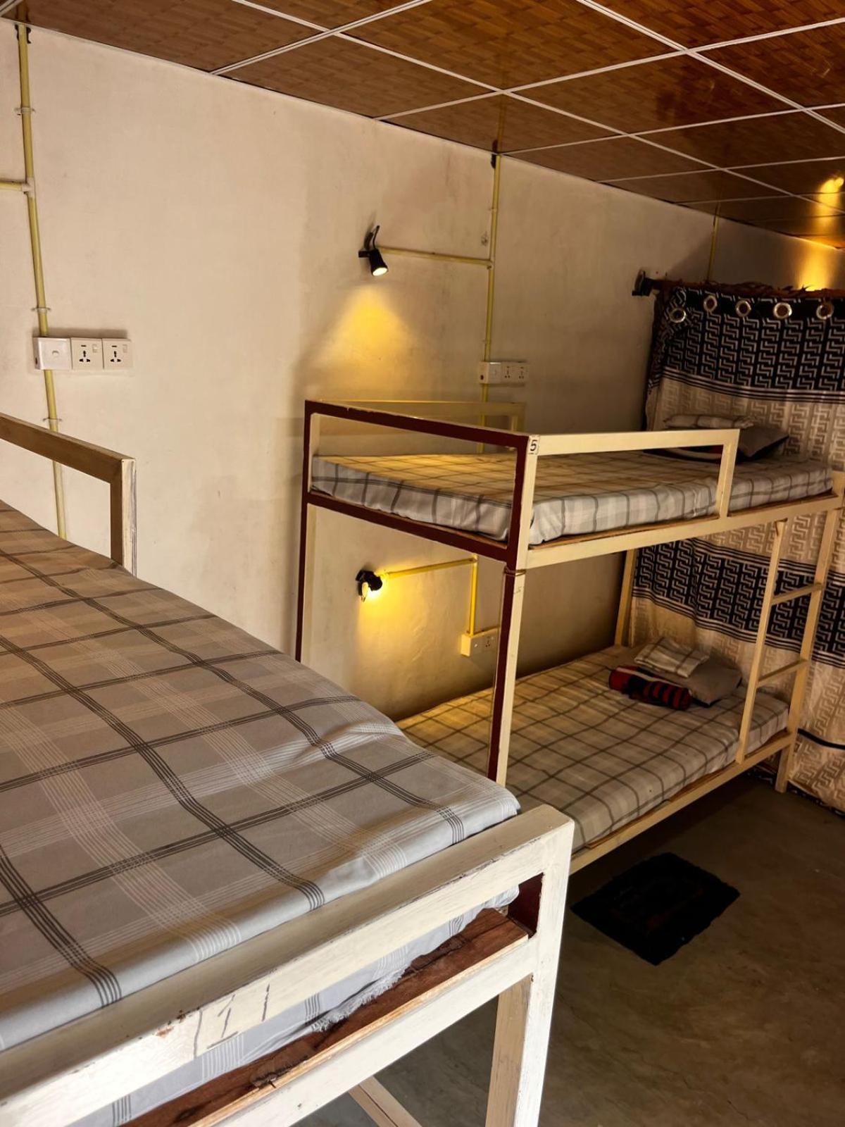 Surfing Lion Hostel Аругам Бей Екстериор снимка