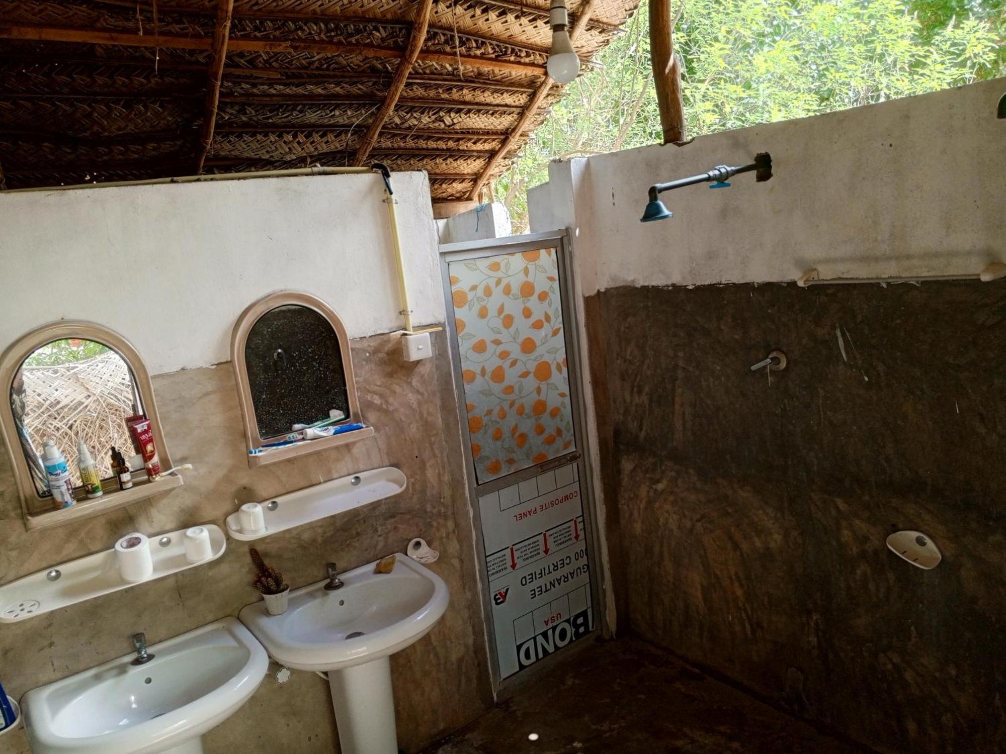 Surfing Lion Hostel Аругам Бей Екстериор снимка